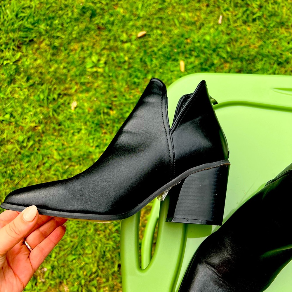 Black boots women